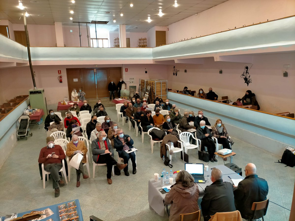 CECS12's tweet photo. La 2a sessió del matí hem tingut poemes jesuítics, determinants als topònims,hem repassat el #frontdelSegre al #BaixSegre i l'endeutament al s. XIV i la reconstrucció de l'arc d'Adar
# https://t.co/VsrYRJCIV2