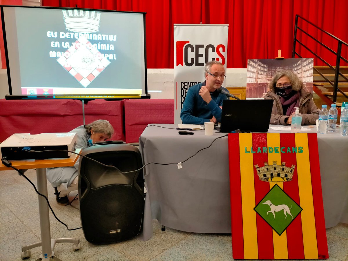 CECS12's tweet photo. La 2a sessió del matí hem tingut poemes jesuítics, determinants als topònims,hem repassat el #frontdelSegre al #BaixSegre i l'endeutament al s. XIV i la reconstrucció de l'arc d'Adar
# https://t.co/VsrYRJCIV2