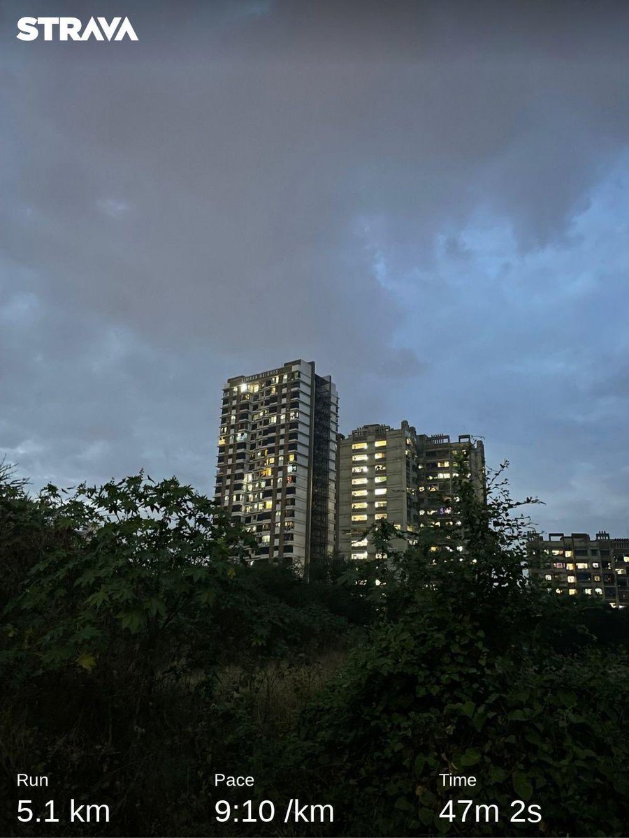thehybridrunner's tweet photo. When you miss your morning,
You have to compensate wd evening,
Though it’s a 🌧 evening 😅
Being a #runninman you can’t skip ⏭
It’s a journey of discipline to reap 🤞
#runner #eveninng #skylight #mumbairain #cloudy #drizzling #runchat #runner #runnerworld #weekend #saturday https://t.co/FHCwsCXcM0