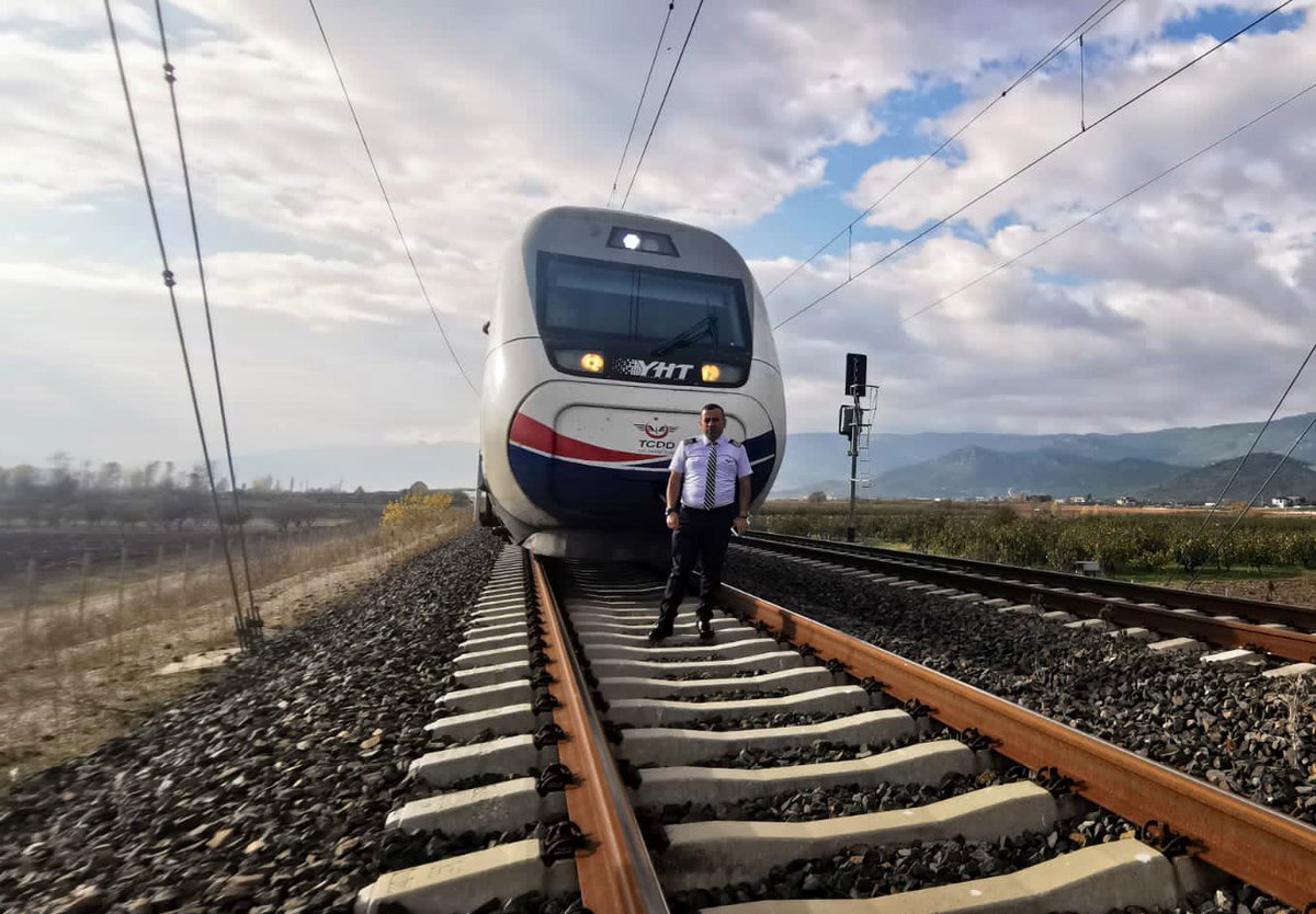 seyit_sahinkaya's tweet photo. #machinist #machinistlife #traincaptain π¨ββοΈ #highspeedtrain π #caftrain π
#travel #ankara #konya #istanbul #boshporus #withoutcoffee βοΈ #covid19TRπ¦ #weekend #captainlogbook π #keeptomemories π #seyitsahinkaya https://t.co/RfsdLLjcqe