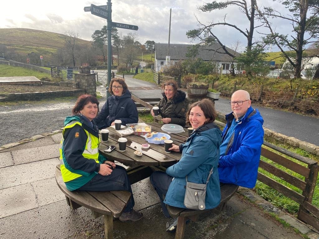 GrnTangerineCIC's tweet photo. It was never going to be easy, saving the planet
CCC Assembled @ Cornalees #Greenock
9 Hardy Volunteers
12 Bags of detritus
3 of which were recycled
12 lemon drizzle cakes
12 'bake off' cakes
1 boot!
#TakePrideInInverclyde #LoveWhereYouLive #PlayYourPart https://t.co/wALG6t1OH9