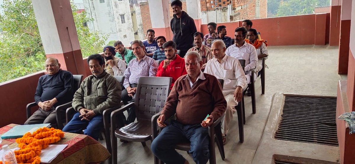 sandeep4bjp's tweet photo. क्लस्टर सह शक्तिकेन्द्र एवं बूथ अध्यक्ष बैठक के क्रम में आज विधानसभा #262प्रयागराज_उत्तरी के #विश्वविद्यालय मण्डल में #कटरा क्लस्टर के कटरा-1,2,3,4 एवं बख़्तियारी कटरा शक्तिकेन्द्र की बैठक में संगठनात्मक विषय पर चर्चा किया।
@sunilbansalbjp @sunilozabjp @MaheshchandBJP https://t.co/9zHmJ3zIZ3