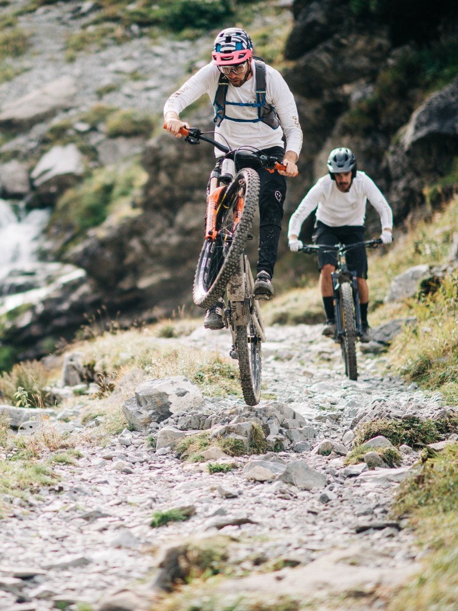 FOCUSBikes's tweet photo. In his latest video, Thomas Lapeyrie explores the area around Lac d'Anterne.
Visit his YouTube channel for a breathtaking landscape and to see the FOCUS SAM² in action!
📸 Romain Laurent
#focusbikes #focussam2 #ridebeyond #emtb #efully #enduro #ridetogether #lacdanterne #sam2 https://t.co/bdZz9bs6kY