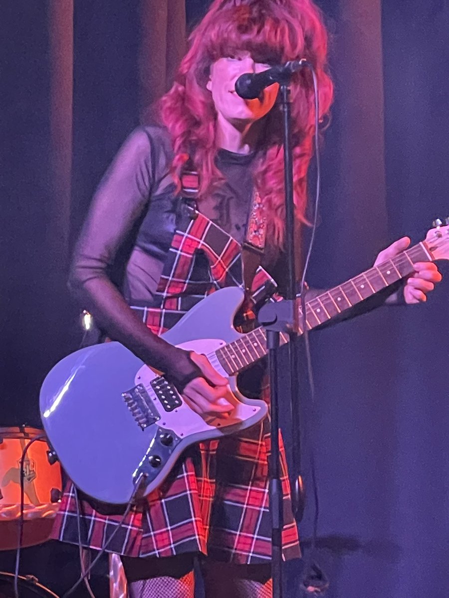 ph0enixGEM's tweet photo. shout out to the fog machine &amp; thank you for a lovely evening @Crookedrunbrew ✨💫 

#music  #gigimarie https://t.co/HugGEy3k4B