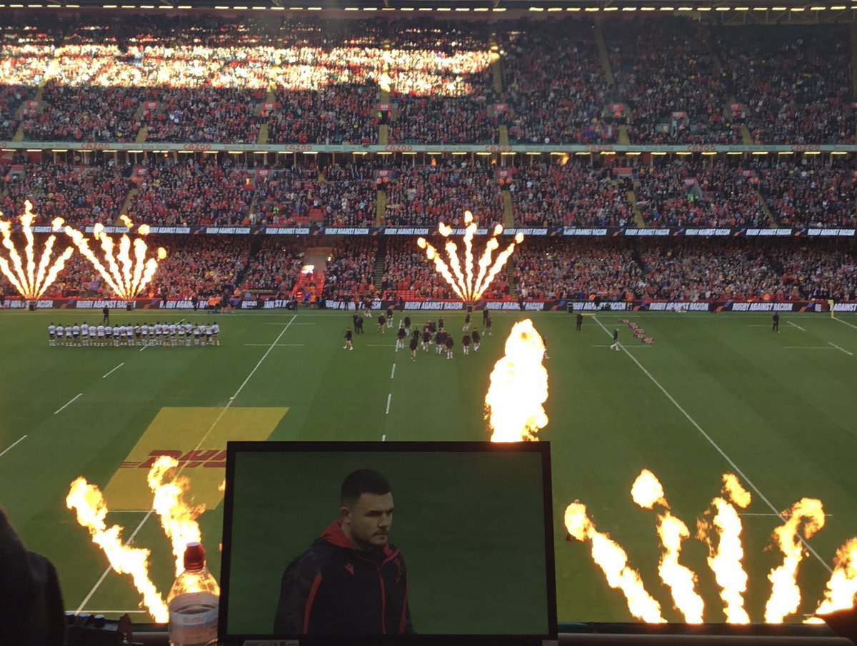 nickwebb2017's tweet image. 🏉#WALvAUS updates on @BBCRadioWales during #CallRob 

Full commentary over on @BBCRadioCymru KO 1730

Extensive highlights on @S4C 2030