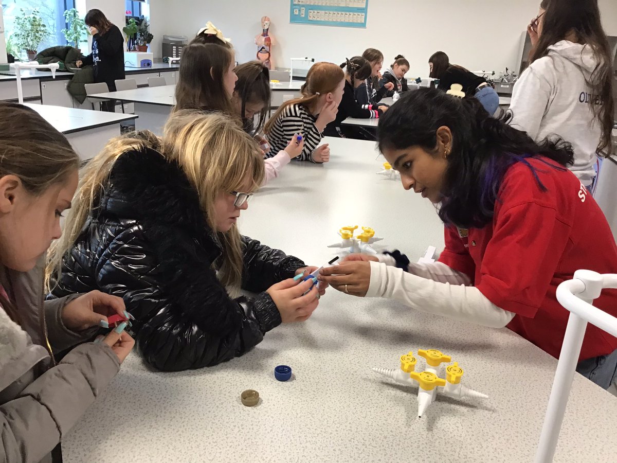 Y5RDPS's tweet photo. @NewcastleHigh @NHSGOutreach @STEMNewcastle we’re super proud of #teamracingpoint using all of their #sevensuperpowers today at #scienceismysuperpower We showed lots of courage & stood up to speak in front of over 100 other people! Walking tall @RichardsonDees 🙌🏾💪 https://t.co/NPbDOHegI1