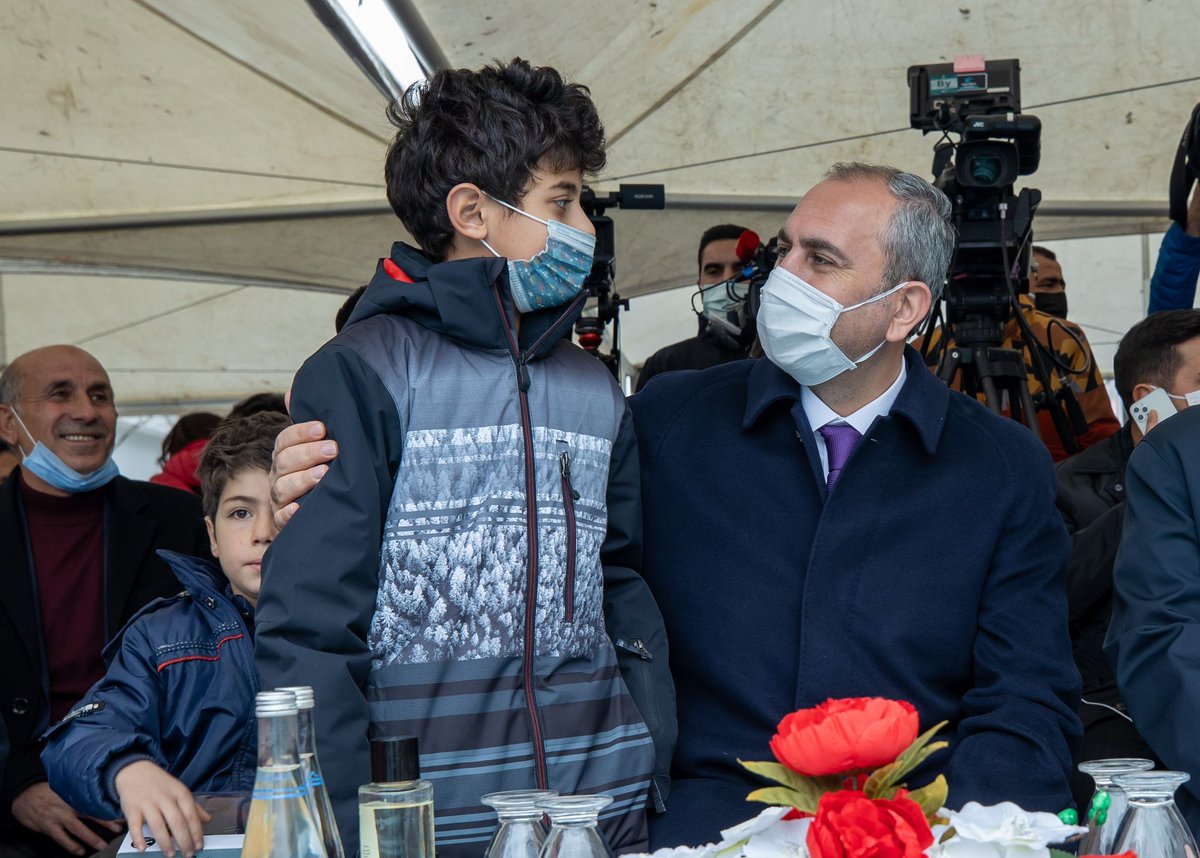 abdulhamitgul's tweet photo. "Yaşamak berrak bir gökte çocuklar aşkına savaşmaktır..."

Türkiye'nin ilk Çocuk Adalet Merkezini Erzurum'da hizmete açtık. Hayırlı olsun. https://t.co/qUq7RgLoaW