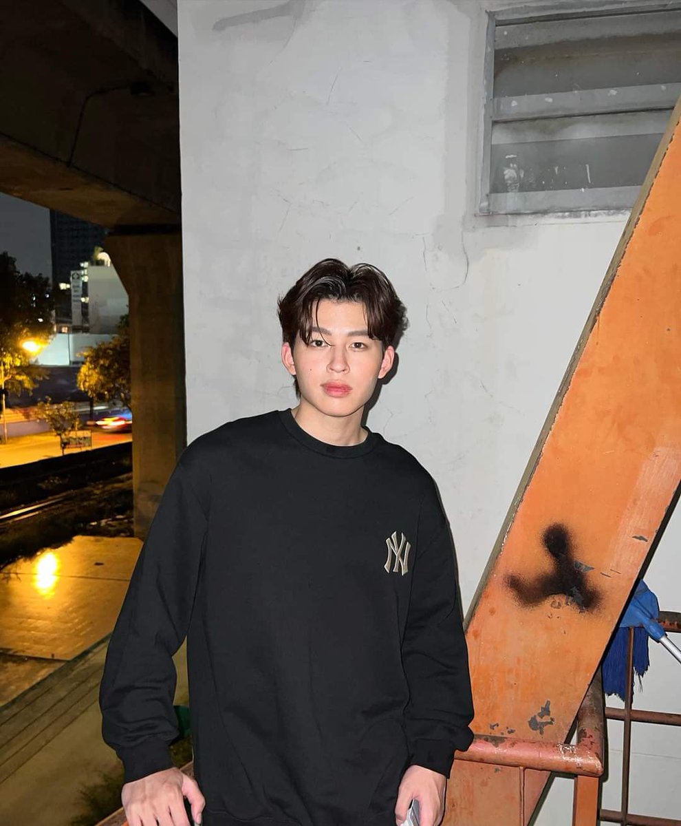 ppnaravit_ph's tweet photo. You are all to well @ppnaravit
🧡🧡🧡
#ppnaravit #PangPond #ปังปอนด์ #gmmtv #ศิลปินไทย #ppnaravitph #pondphuwin #FishUponTheSky #ปลาบนฟ้า #NARAVITized #morkpi #ปอนด์ภูวินทร์ https://t.co/LZMvJm1jja