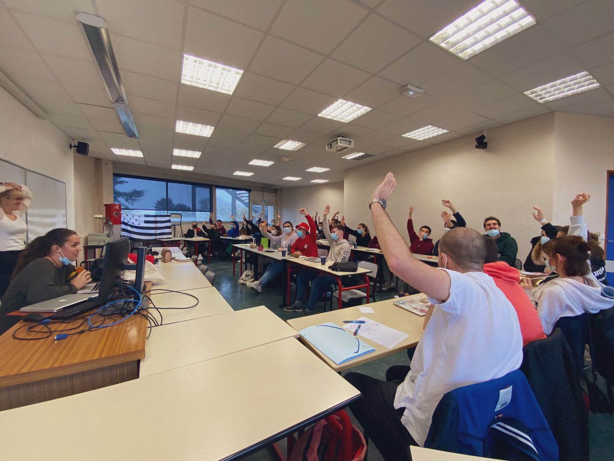 #WEFA21 | Ce week end, se déroule le Week-End de Formation des Administrateurices de la FNESI 📚

➡️ Les #ESI donnent leur opinion sur l’#attractivité de la #formation et de l’#hôpital lors d’un groupe de travail 

📣La FNESI fera entendre leur voix !