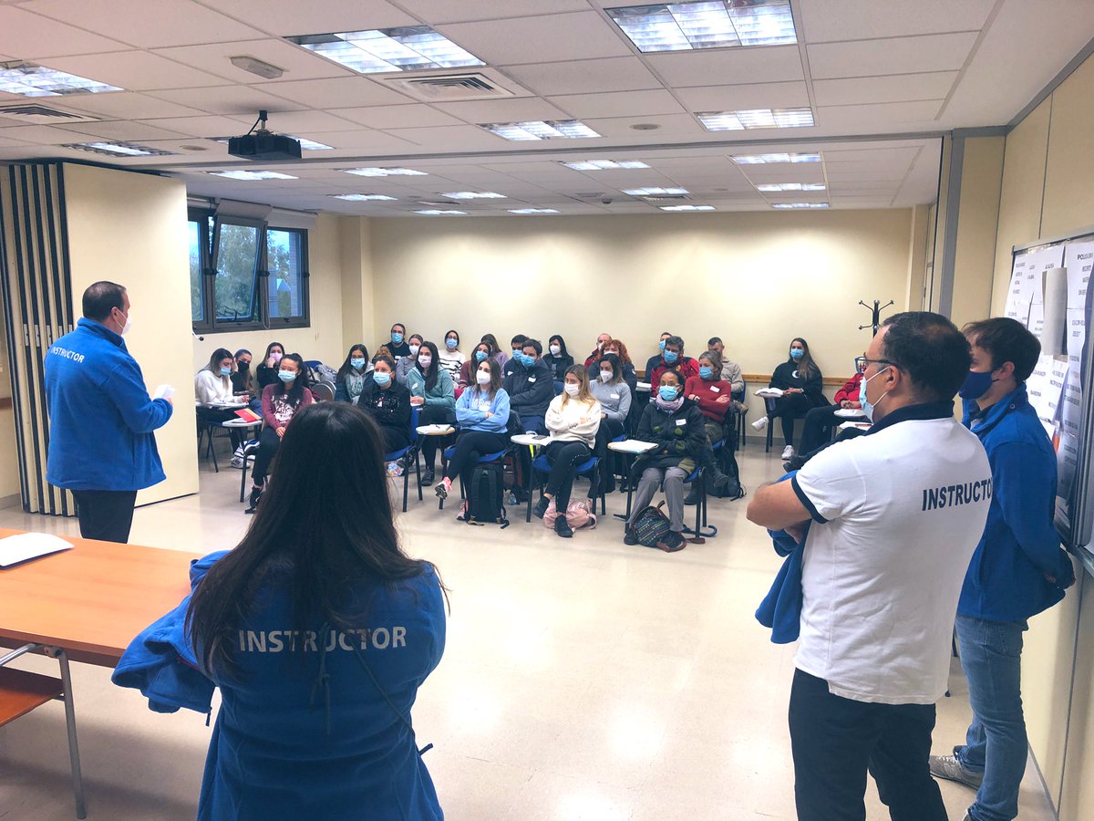 MARIAVILLA2's tweet photo. Comenzamos con el curso de ITLS AVANZADO… manejo de paciente politraumatizado https://t.co/Ugg6w0DFQo
