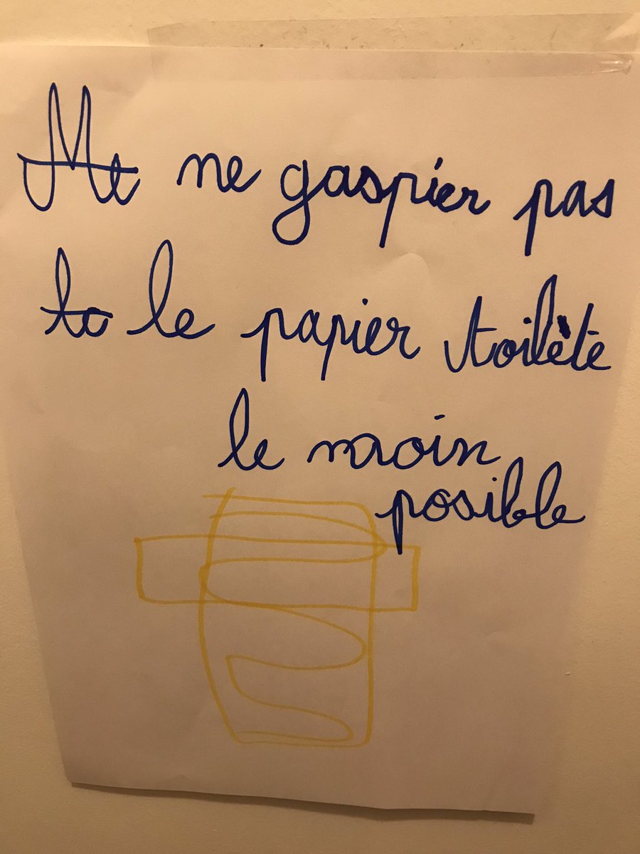 nathanpsmad's tweet photo. Tiens, un mot est apparu dans nos toilettes pendant que je dormais 🤗 https://t.co/68YSVKdEEv