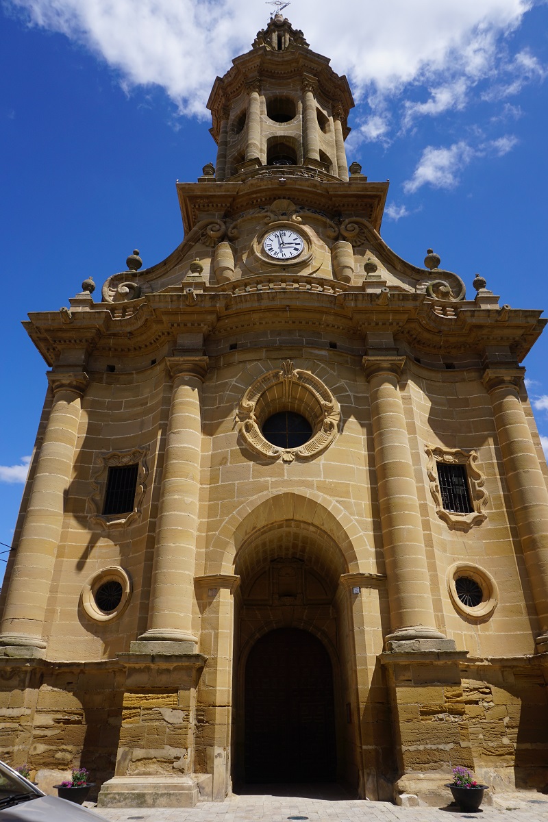 turismocuzcu's tweet photo. Navega por la Iglesia de San Miguel Arcángel, una obra barroca con fachada curva y declarada monumento nacional desde 1978.
https://t.co/jskn7dV8YZ
.
.
#turismo #Cuzcurrita #turismocuzcurrita #LaRioja #Riojaalta #rutadelvinoriojaalta #patrimonio #arte #reservaparavolver https://t.co/ylIahOo8i9