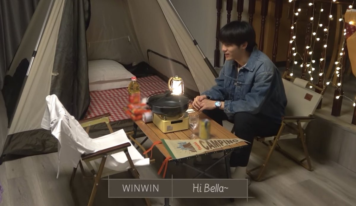 โห จังหวะต่งเอาเสื้อเบลล่ามาวาง แล้วนั่งลงฝั่งตรงข้ามแล้วยิ้มก่อนจะ hi bella ก็คือ มึ๊งงงงงง เขาต้องคิดถึงลูกสาวตัวเองขนาดไหน ห่างกันจะครบปีแล้วเอสเอม ㅠㅠㅠㅠㅠㅠㅠㅠㅠㅠ