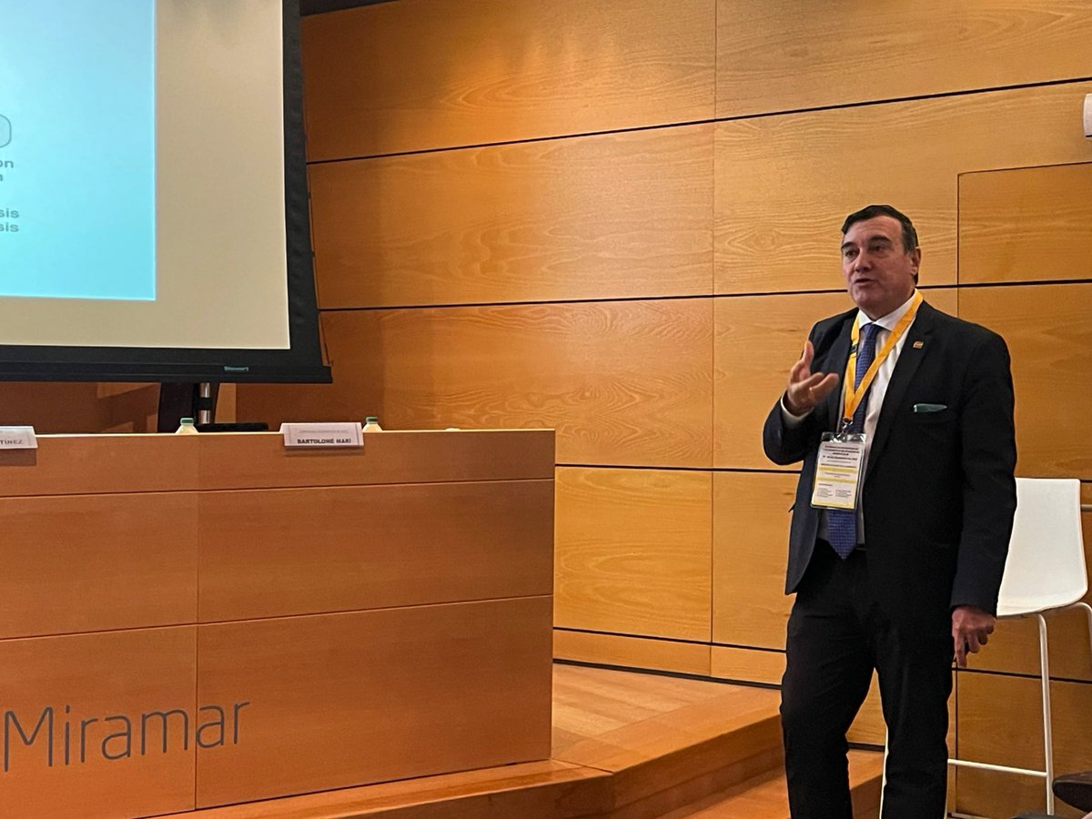 ibsemergen's tweet photo. El Dr. @fgarciaromanos nos habla de la relación directa entre la #hiperglucemia y la #osteoporosis.
 
#JornadasIB21  
@SEMERGENap 
@Juan_PeiroM @Anasamez @Belen2S @mon_pep @marsureda @SEMERGEN_MIR @Susana96515723 https://t.co/V54clLQZun