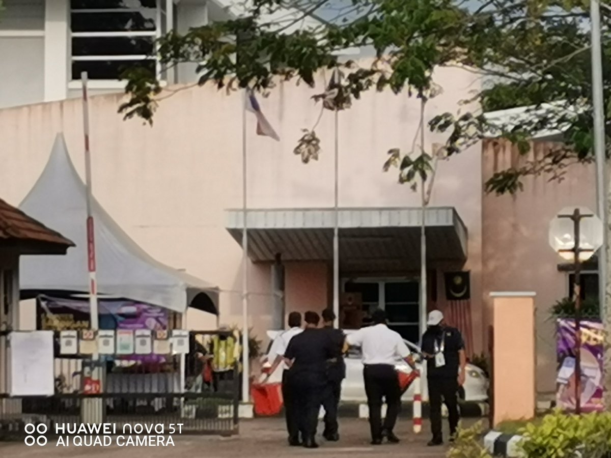 aiensyamsul's tweet photo. Secara rasmi tamat. Semoga Pakatan Harapan menang ๐ฉ Allahumma Aamiin ๐คฒ๐ป
#Sam2U
#PayaRumputDihatiku
#Sam4PayaRumput
#ShamsulIskandar
#MelakaMemilih
#PRNMelaka https://t.co/Wj1ogZpqak