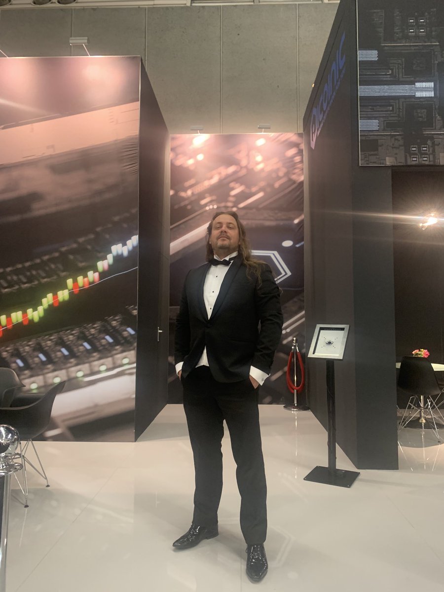 petor76's tweet photo. En vandaag gaan we er een extra mooie dag van maken. Niet omdat het mag, maar omdat het moet. #mastersexpo #icoinic #rai @yvesgijrath https://t.co/NeX8qOWD4a