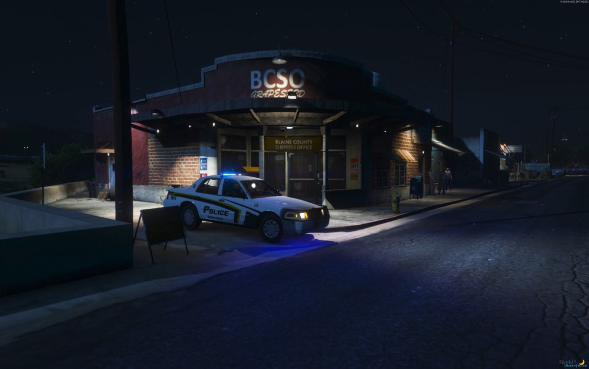 GrapeseedPolice's tweet photo. 701 doing a midnight shift in Grapeseed! Dedication at its finest❤️ #FiveM #vmenu #roleplay #fivemroleplay #grapeseedpolice #LunacristStrong https://t.co/cZz0dnitGV