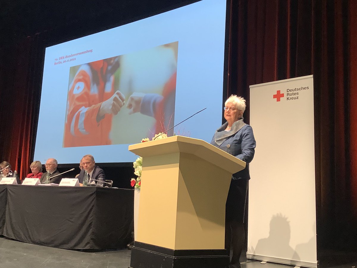 „Beispiellose Gemeinschaftsleistung“ - #DRK-Präsidentin Gerda Hasselfeldt lobt auf DRK-Bundesversammlung in Berlin den Einsatz der Helferinnen und Helfer in #Corona-Krise und bei Flutkatastrophe im Sommer sowie hohe Spendenbereitschaft der Bevölkerung