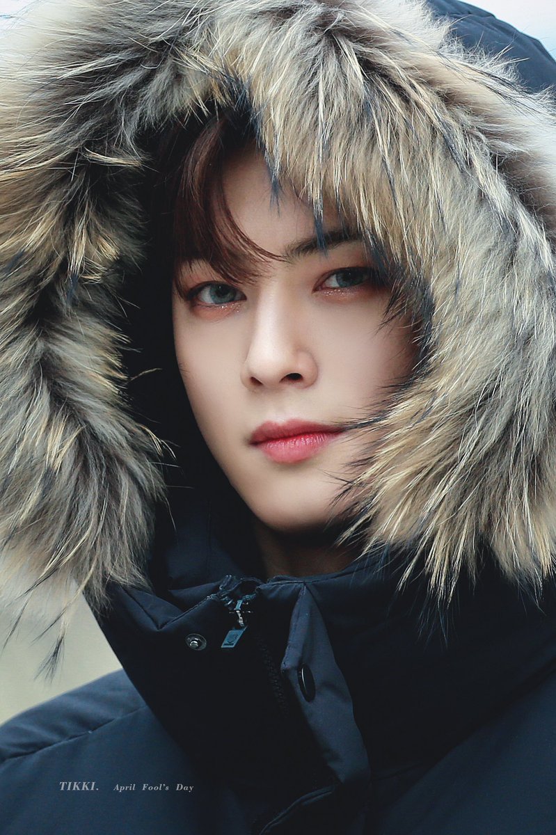 Nunus_noona's tweet photo. I CAN NEVER FORGET BLUE FLAME CHA EUNWOO 😍
Power packed performances💥
Amazing smooth vocals 🔥
The outift tease 🙈
Unique hairstyle
Viral polar boy look from fanmeet
Blue & green lens
Butto-fly 🦋😛
Playtime with Doggo Rudy 🐶
#차은우 #ChaEunWoo #BluFlame #Astro @offclASTRO https://t.co/GtxeFB0QEC