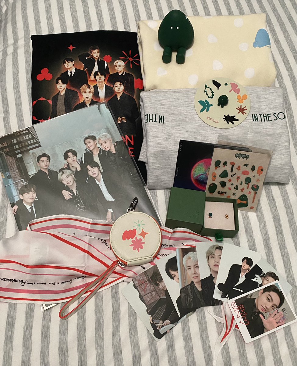 wordsandfaces_'s tweet photo. Thank you to the besties @kwave_chingu for making sure my weekend is a happy one! 🤗💜 May part two pa hahaha 😊 https://t.co/lzLatXD00j