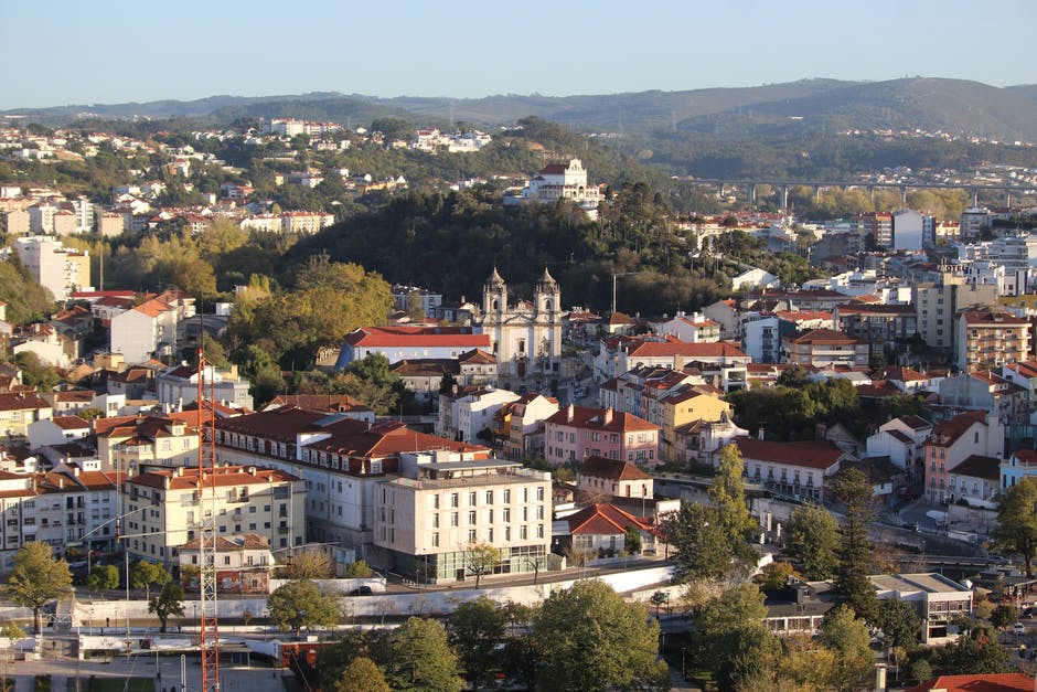 andydoc6's tweet photo. Looking forward to hosting my first online Conversational English language group in Leiria on the fantastic SPEAK platform (https://t.co/HqJegdNFjn). If we are to build a new more caring world we need to build bridges, tear down barriers and welcome newcomers in our communities. https://t.co/XVUmZP6KfO