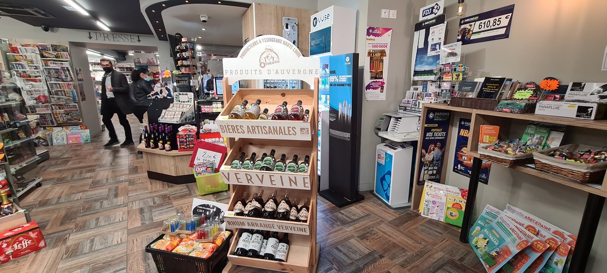 PHILIPPECOY's tweet photo. Magnifique établissement #transformé il y a deux ans avec un déplacement sur la  place de St Galmier. #relaiscolis #alimentation #paiementdeproximite #produits locaux @FDJ #presse #clés 🔑 un commerce d'utilité locale 👍♦️ https://t.co/GHDDaB7wOe