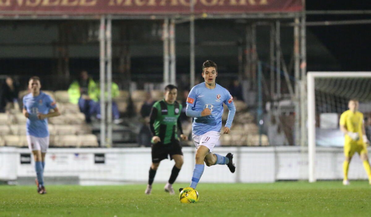 hastingsufc's tweet photo. CONGRATULATIONS 🎉 

Well done to Alfie Peacock, Jack Bates and Tom Chalmers who have all made the England College squad this year!

Alongside our educational partners @WeAreESCG we are proud of all three representing our Academy on the national stage

#COYU 💨💨💨 https://t.co/ixoFVfrUIa