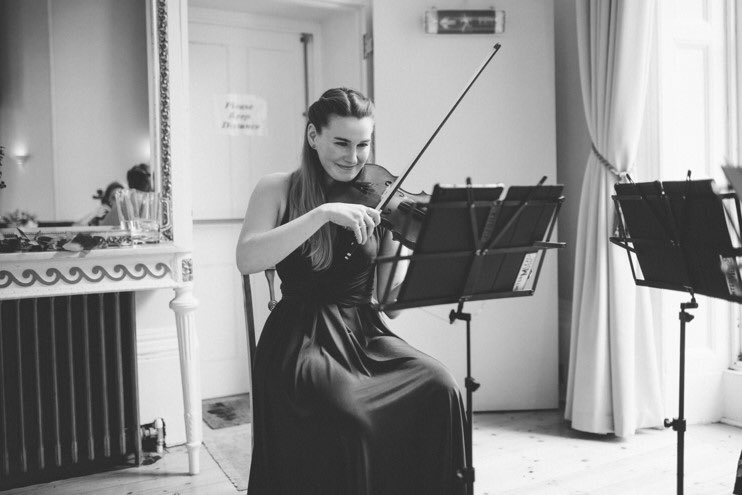 We’ve firmly said ‘goodbye’ to summer, but we’ve still got some wonderful winter weddings to look forward to! ❄️