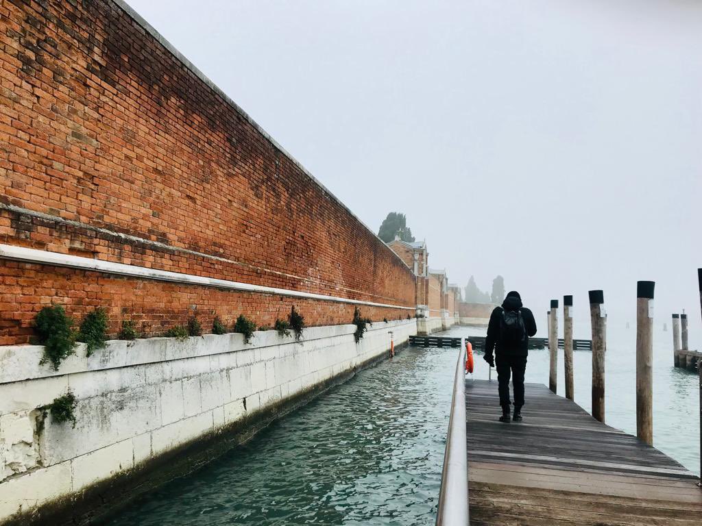 Un uomo libero, quando è sconfitto, non dà la colpa  a nessuno.

Iosif Brodskij

(Cimitero San Michele,Venezia) e