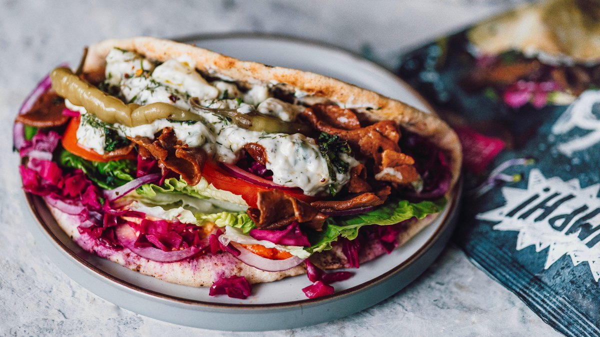 eat_oumph's tweet photo. Oumph! Kebab Döner Style - available now in the freezers at Tesco, Sainsbury's, Iceland and The Food Warehouse.
Check out Sam 'No Meat Disco' Jones' recipe reel here:
https://t.co/THCfaFmBb9
#Oumph #its3amsomewhere #vegan #plantbased #veganrecipes #vegankebab https://t.co/Dae21l1tYq