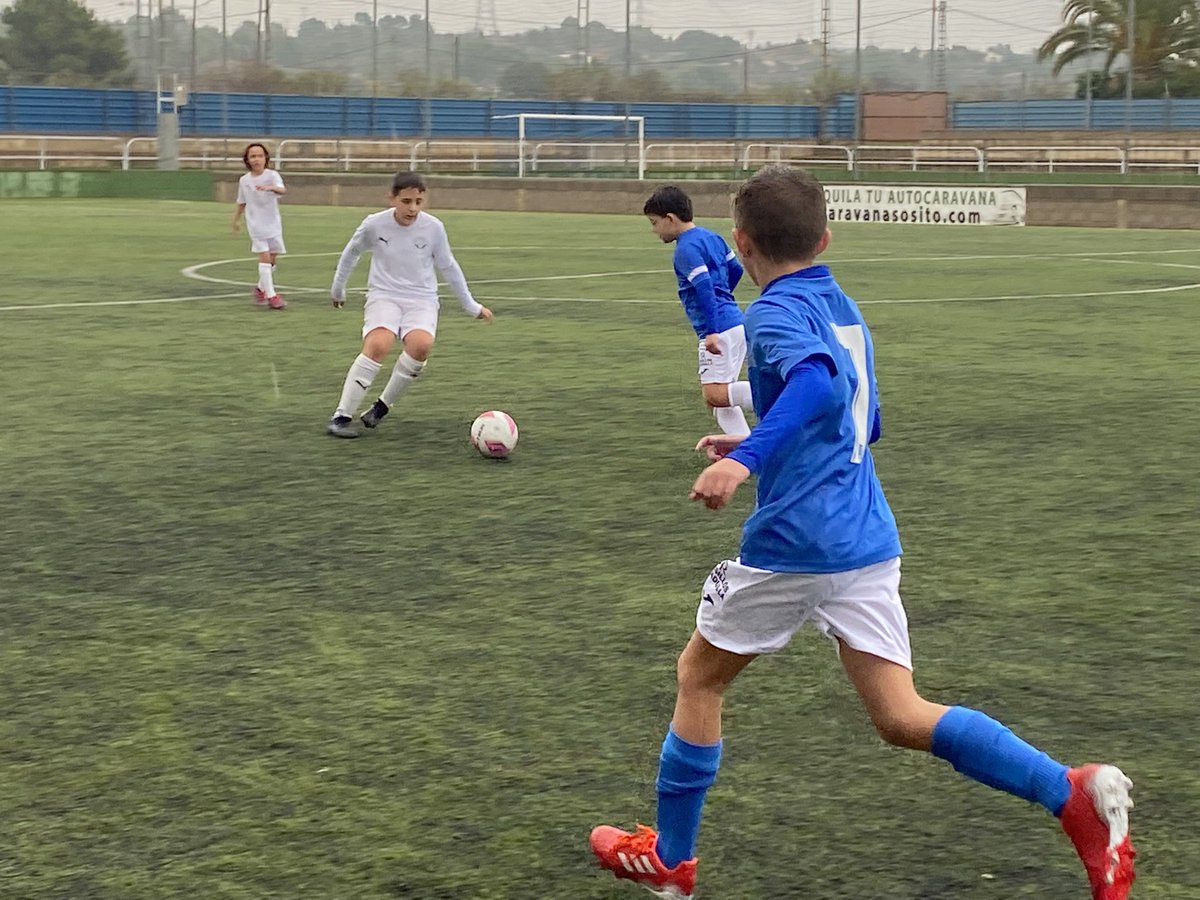 CFCRACKS's tweet photo. Nueva victoria del BENJAMIN A @CFCRACKS 2-1 ante el @MTSmassamagrell con doblete de Aitor. Los chicos de Guille y Hector ya encadenan cuatros triunfos consecutivos en la Liga A. 
⚽️⚽️👏👏👏 https://t.co/rrH3fHXw0o