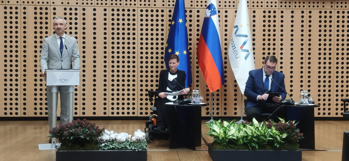 Sash1313's tweet photo. #Večja_mobilnost_in_dostopnost_sta_pot_kvečji_udeležbi_in_opolnomočenju_invalidov_v_družbi
Do konference je moč dostopati na naslednji povezavi:
https://t.co/PLCJVMzask... https://t.co/jsxBorYlhy