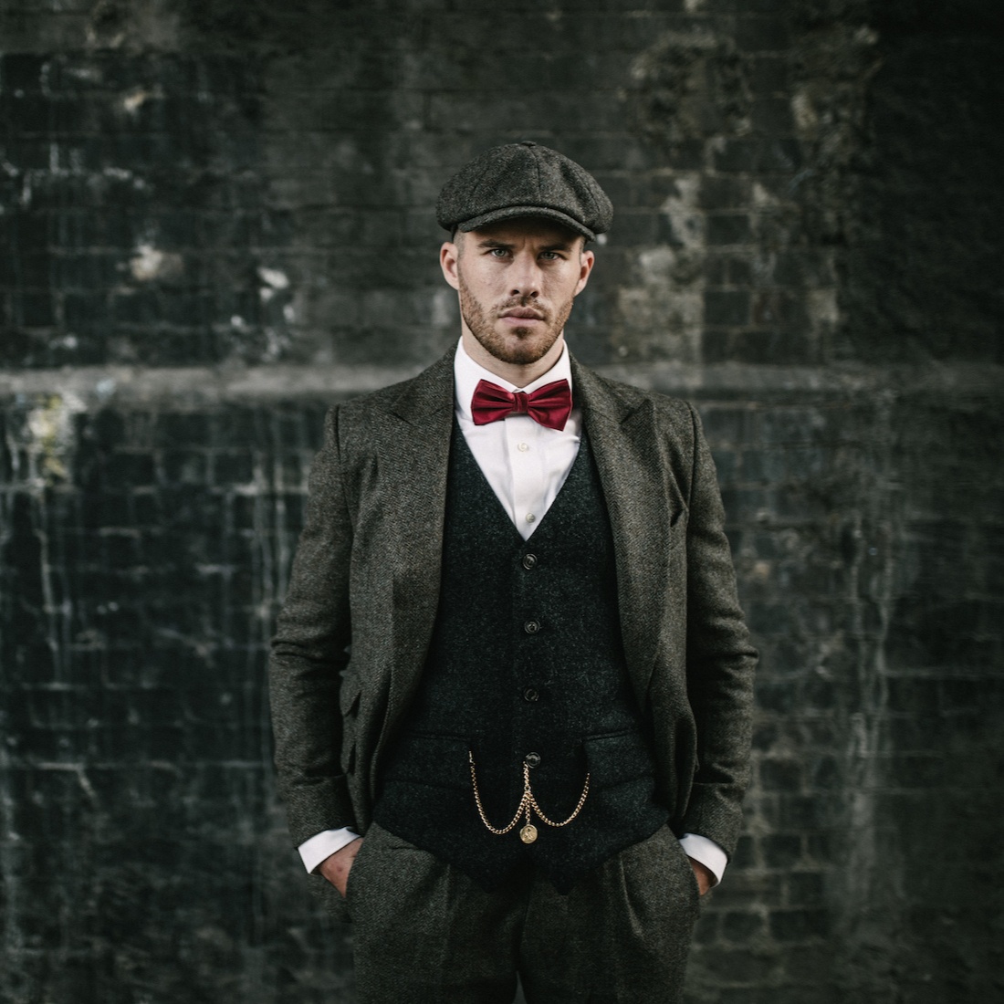 GarrisonTailors's tweet photo. Upgrade your wardrobe with a suit made from 100% wool. Designed with attention to detail to create a stylish and premium look. Shop now https://t.co/vk91d3WQvC
#garrisontailors #wintersuits #peakyblinders #mensfashion #menssuit #suit #ukfashion #menswear https://t.co/nVYBTVPmeS