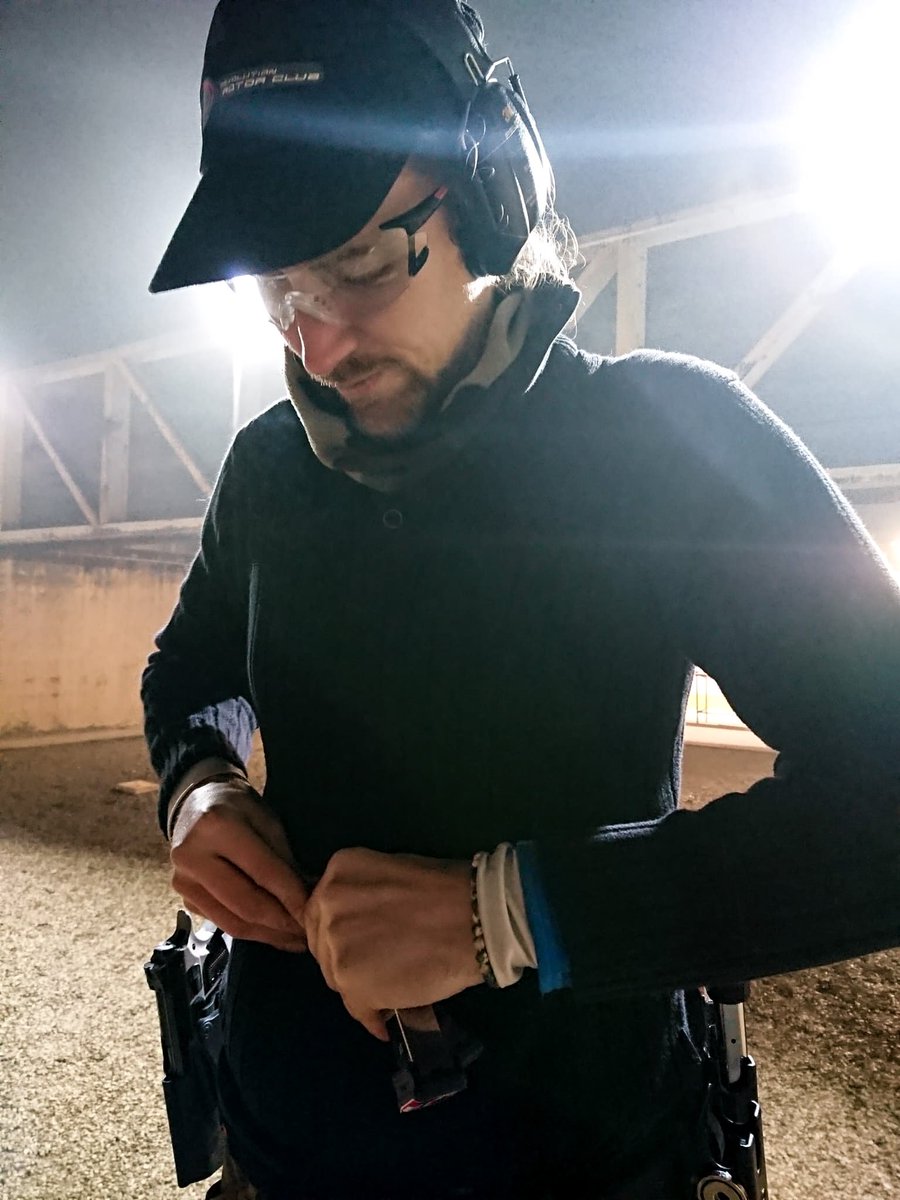 StefRomecki's tweet photo. In the Shadow 2 reload 🙌
📸 @vickyromecki #IPSC
///
#Romecki #polishboy #polskichłopak #ipscshooting #ipscfrance #training #czShadow2 #ceskazbrojovka #shootingrange #shootingsports #loadandmakeready #standby #pewpew #czguns #shootingday #shootingguns #tirsportif #reloading #9mm https://t.co/mjplgsZq59