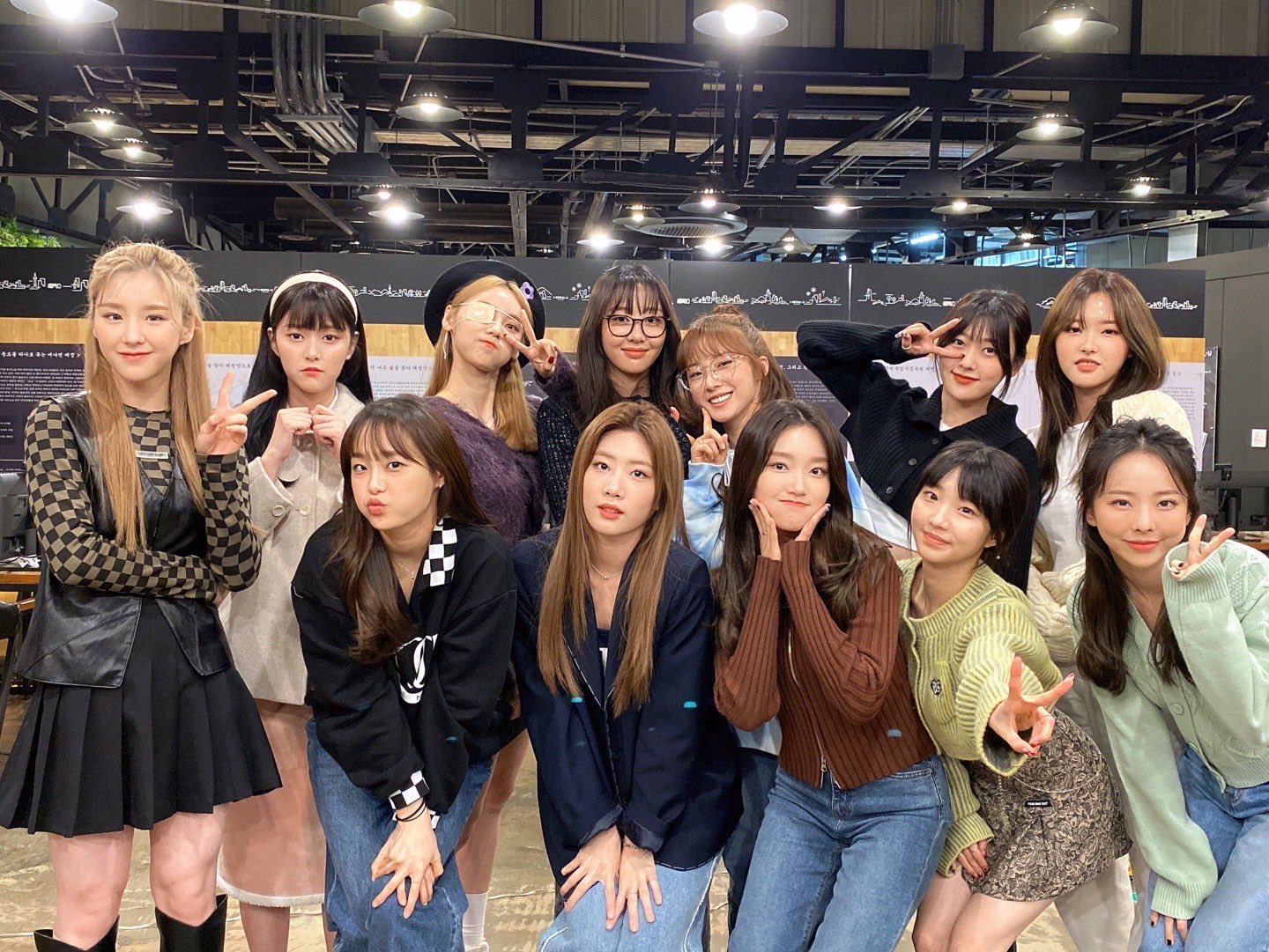 211202 Loona Orbit Japan Official Book Vol 1 Scans : r/LOONA