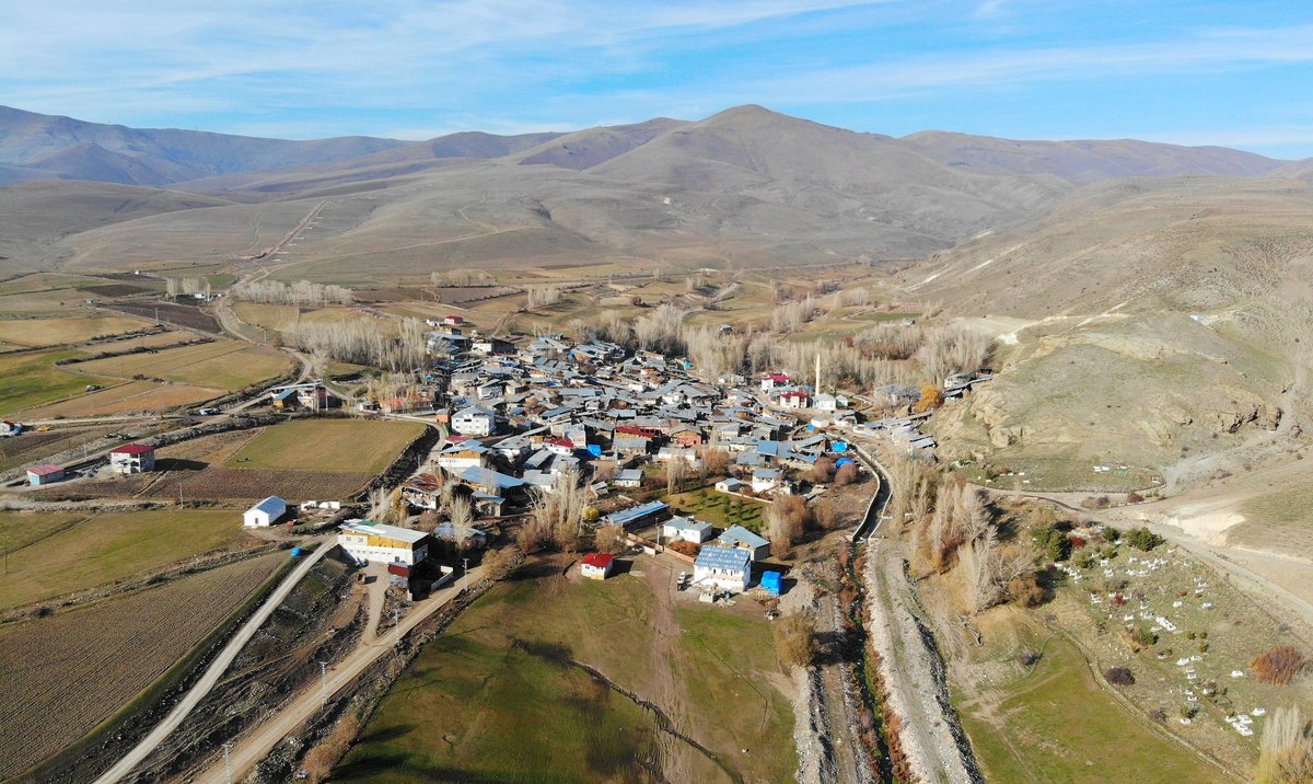 doganinsirdasi's tweet photo. 📸 Arıbahçe Köyü (Iğdasor)
📌 Erzurum https://t.co/yqXj789NJM