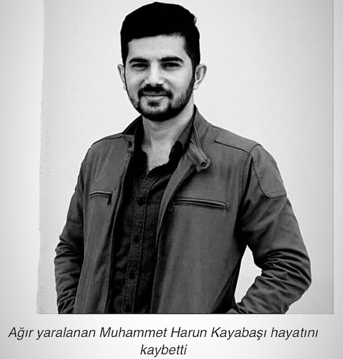 _aarrzzuu_'s tweet photo. 4 arkadaşıyla beraber bıçaklanan 27 yaşında gencecik yavrumuz 17.11.2021 tarihinde hayatını kaybetti. Bunu ona yapanların en ağır şekil de cezalandırılması için bize destek olur musunuz?
#harunkayabasiicinadalet https://t.co/XC7sDOv8ch