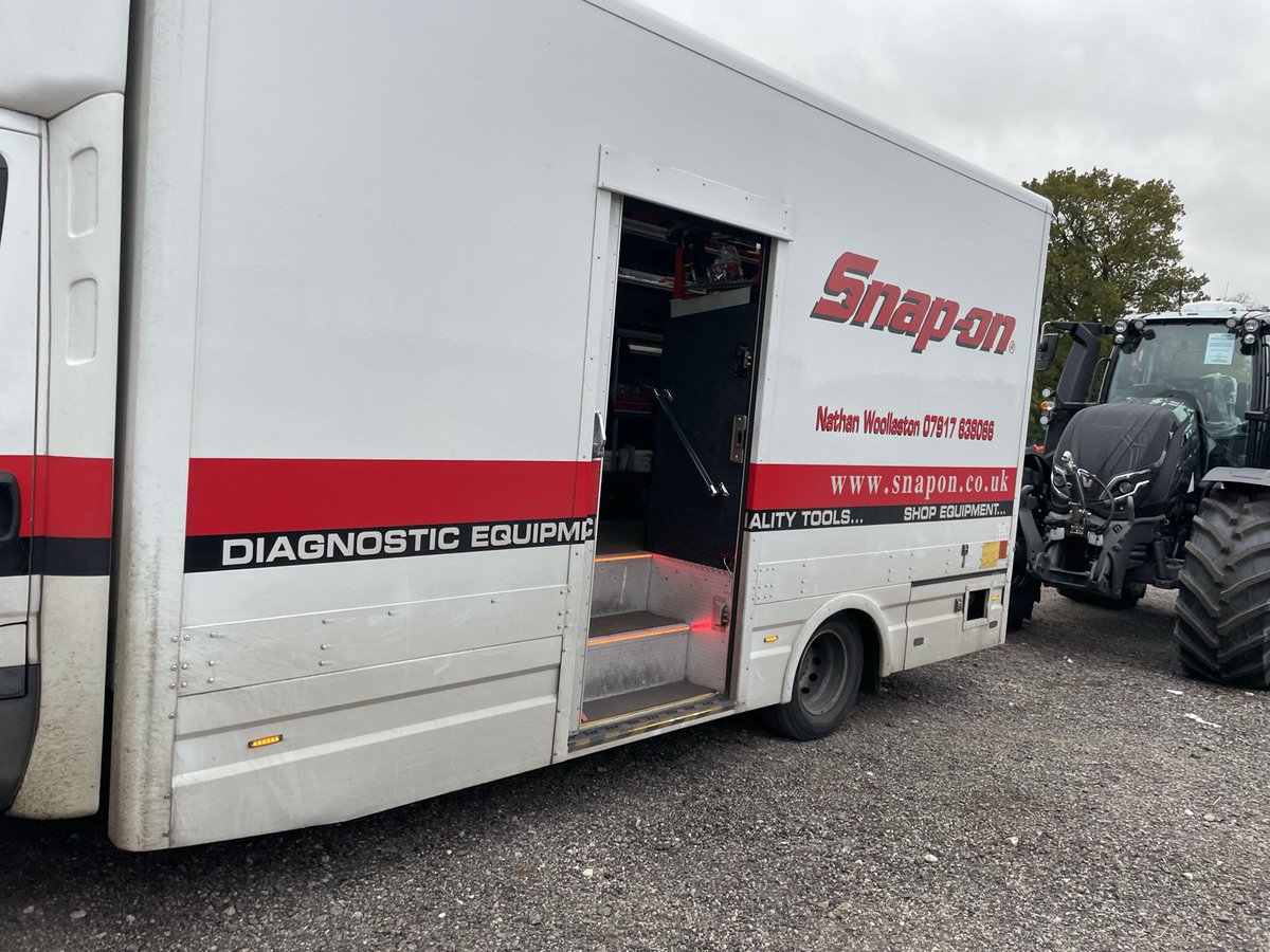 MechanicMindset's tweet photo. It's over 11 years since I stepped on one of these! What did I buy? #snapon #snapontools #mechanicmindset https://t.co/SVyaWv1sOw