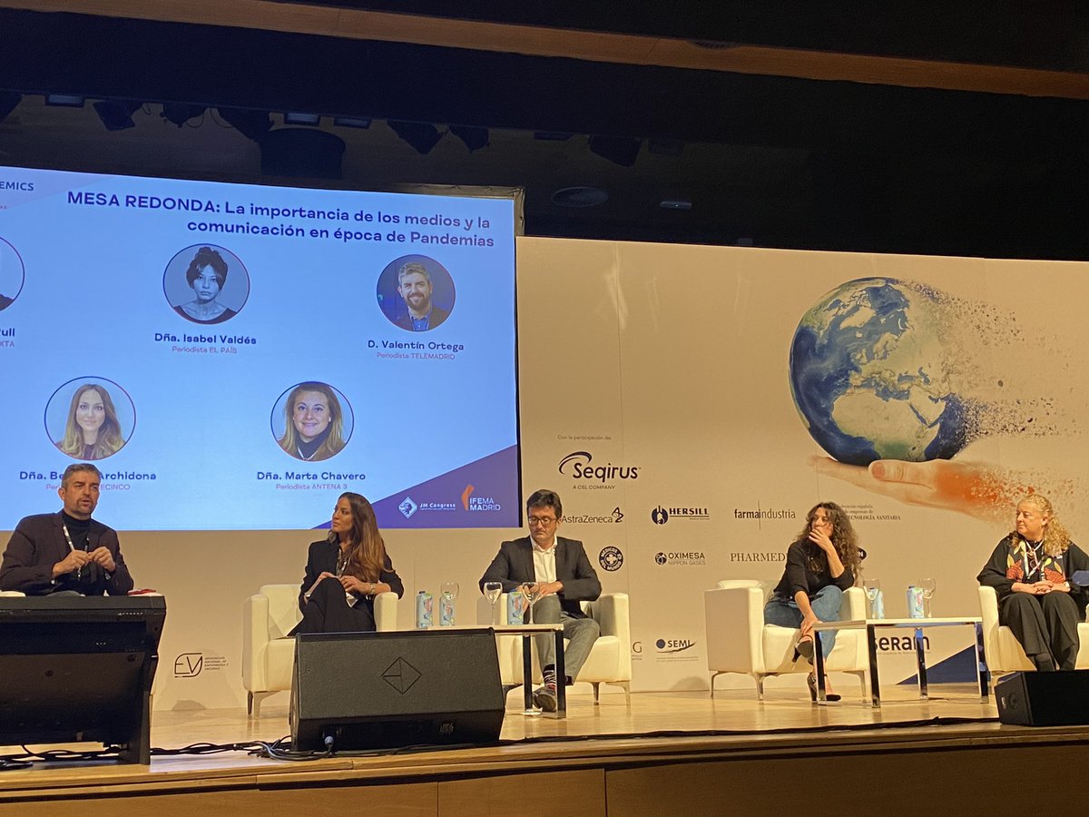 La comunicación en época de pandemia. Qué importante el trabajo de los periodistas en ese momento de máximo consumo informativo. Ahora en <a href="/IFEMA/">IFEMA MADRID</a> con motivo de la <a href="/pandemicsforum/">World Pandemics Forum</a>. Gracias a <a href="/RullandRock/">Jaime Rull</a>, <a href="/VOrtega511/">Valentín Ortega</a>, <a href="/minisashas/">Isabel Valdés</a>,  <a href="/barchidona/">Bea Archidona</a> y <a href="/martachavero/">Marta Chavero</a>. Emociona escucharos.