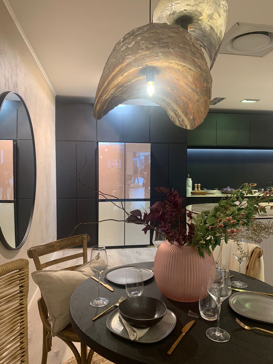 SamsungSA's tweet photo. Visit @DQ_Jozi and vote for your favourite #BespokeChallenge space ๐ or vote here https://t.co/2zi4yUFZMA
#VersusPaint #SHF #DesignQuarter #TopCarpetsAndFloors https://t.co/9WYJhIZEmu