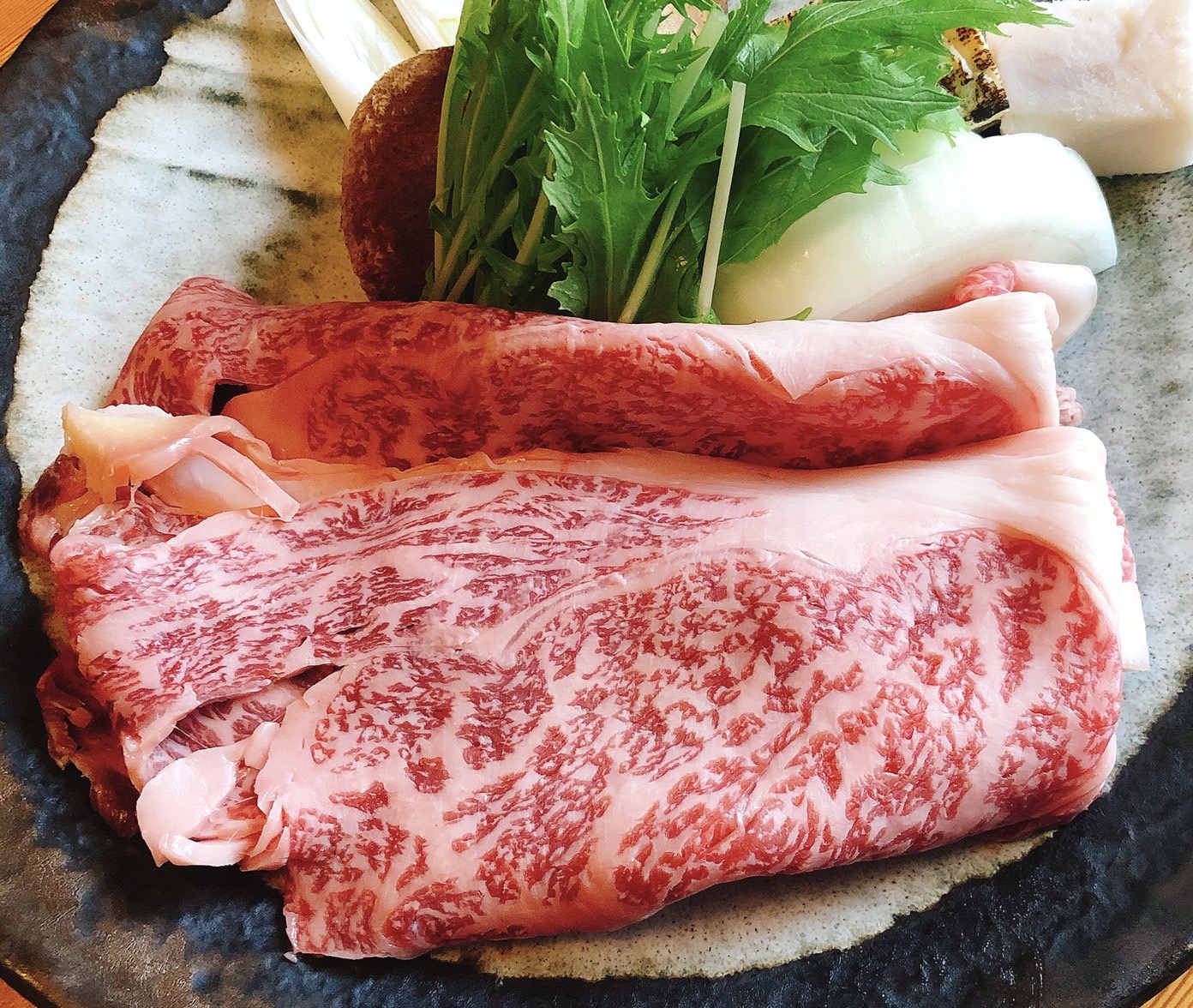 銀座レストランsun Mi サンミ高松 ジューッと焼ける音と甘じょっぱい香り 厳選黒毛和牛ですき焼き とろけるようなお肉の美味しさ 個室のご準備もございます 食べログ 香川https T Co Gsw5oi9rhf すきやき 銀座すきやき 銀座和食 銀座個室