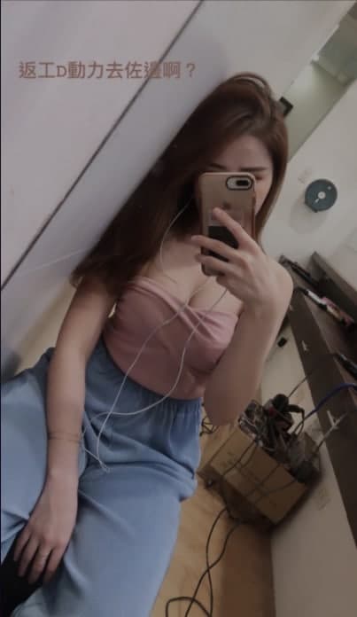 AdonisZangwill's tweet photo. 本女王要找一个足够忠诚，足够有奴性的狗作为本主的奴隶。跪地为奴，终生为奴。除非本主不要你加我前期网调，慢慢熟悉了可现实调教 https://t.co/YQFpPa4mqu