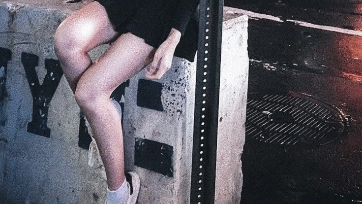 pinkgemm_'s tweet photo. You got that long hair, slicked back, white T-shirt
.
And I got that good girl faith and a tight little skirt
.
And when we go crashing down, we come back every time
.
'Cause we never go out of style…
#yulice https://t.co/SaAcT6Z1cQ