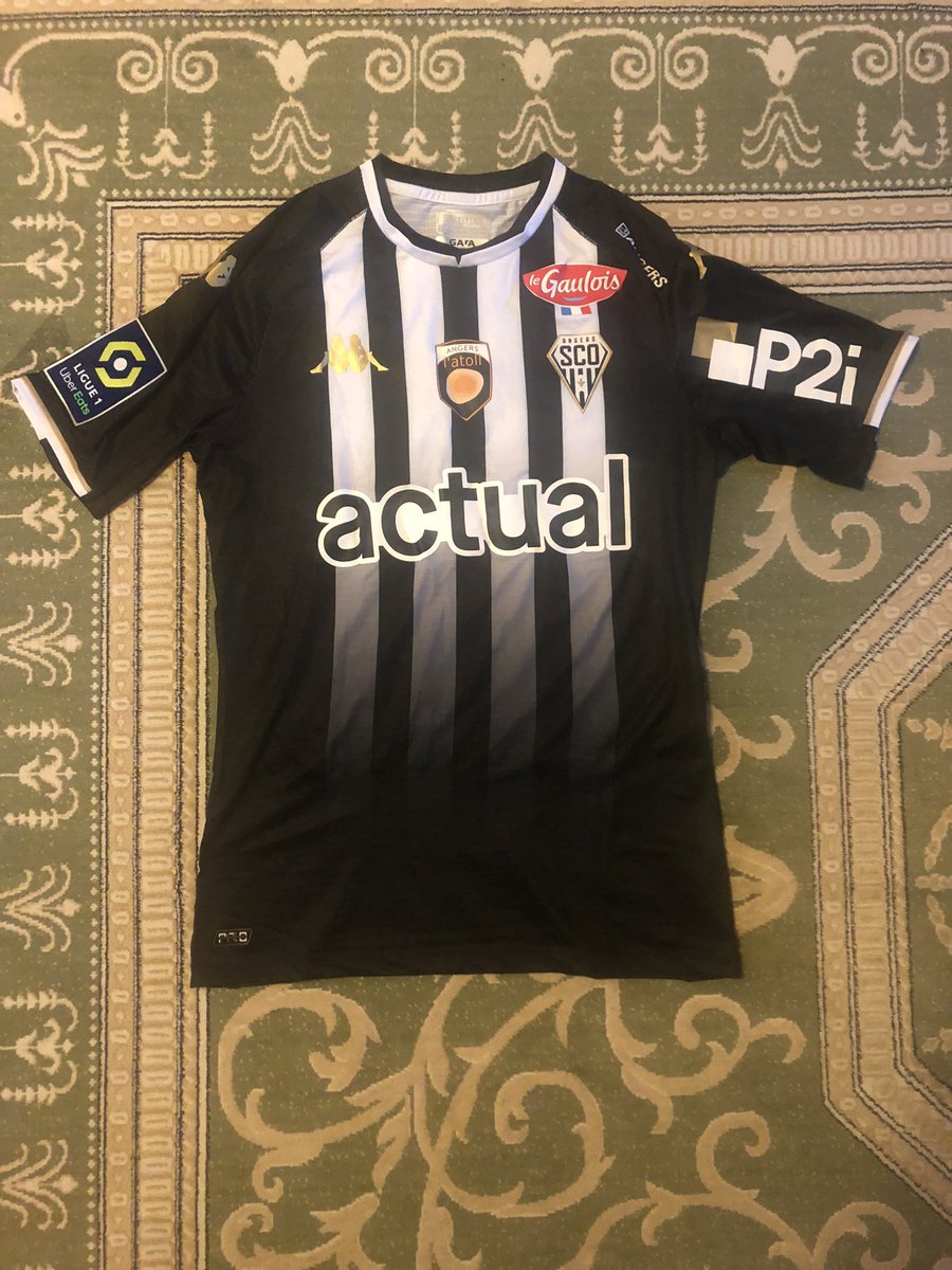 MohamedTERParis's tweet photo. Le maillot de Billal Brahimi est à remporter. 
Pour participer, suffit: 

🔄 RT ce tweet
➡️ Follow @MohamedTERParis 

Le tirage au sort aura lieu le 2 Décembre prochain à 18H45.

Prenez soin de vous &amp; vos proches. 
Excellent week-end !! https://t.co/PXTtp8YIRD