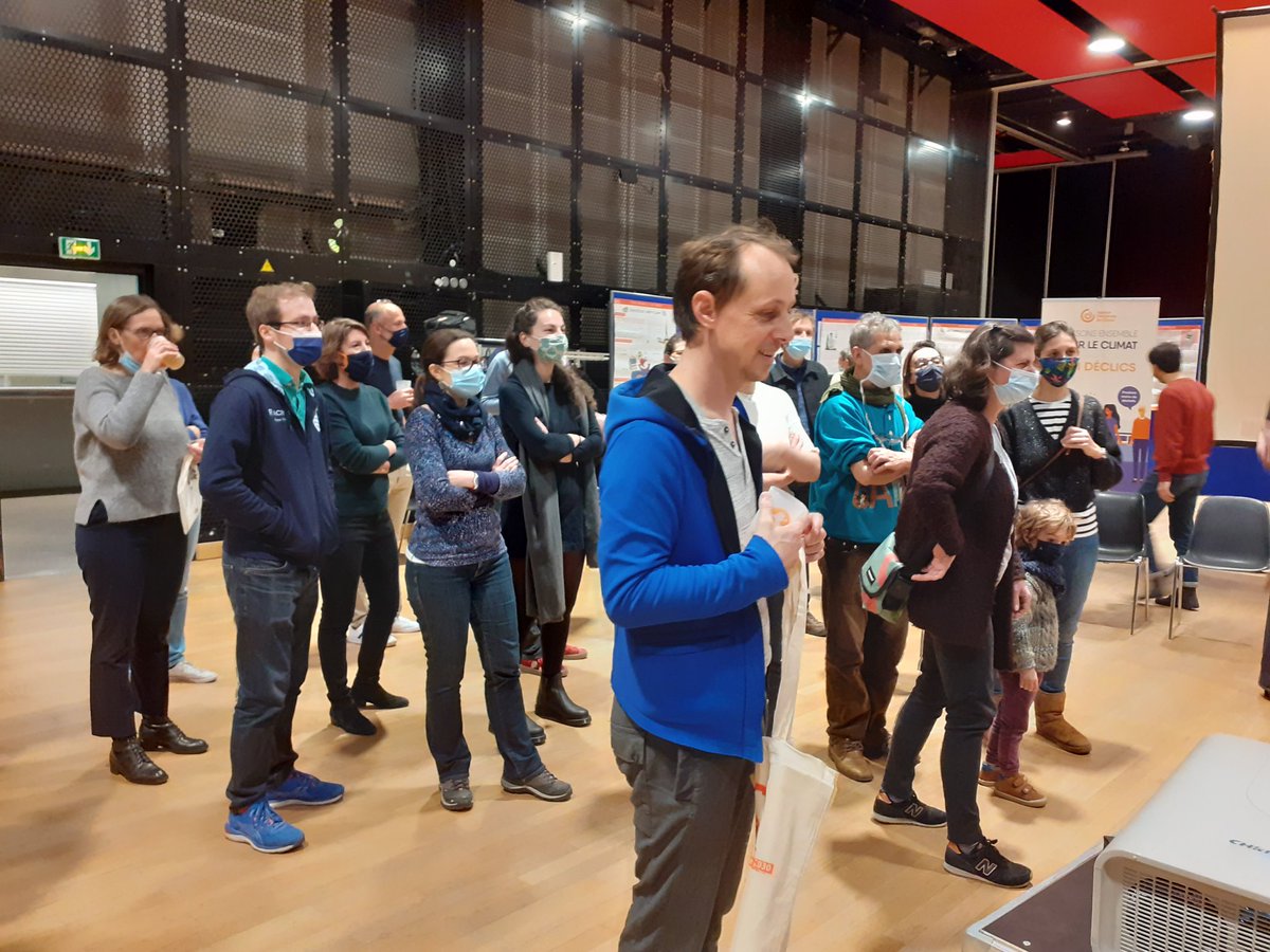 danlert's tweet photo. Le défi #Declics 2021-2022 est  lancé depuis ce matin dans le 11eme arrdt ! 
Près de 300 https://t.co/Brk0OCwm1E.s se mobilisent pour réduire leurs déchets et leurs consommations d'eau, d'énergie de 10% en 5 mois accompagnés par l'agence parisienne du climat. @AparisClimat https://t.co/QUg40LR2t5