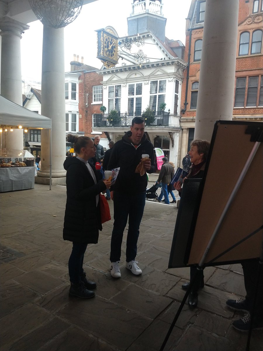 TheFreeWorldOrg's tweet photo. RT @EM_SWSurrey: Early customers debating 
#BrexitIsntWorking #SWSurrey #Guildford https://t.co/p4NYTGLMIy