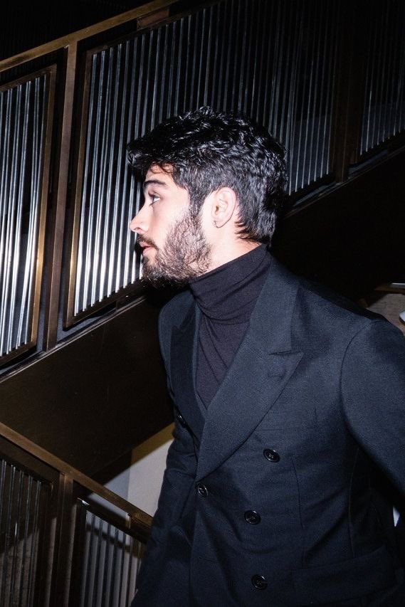 ZMupdvtes's tweet photo. "You know Zayn Malik's new album Nobody [is] Listening has been playing around my house quite often, incredible voice and lad, I look forward to meeting him one day"
– Adele on what she listen to recently! https://t.co/I75WOEsPgO