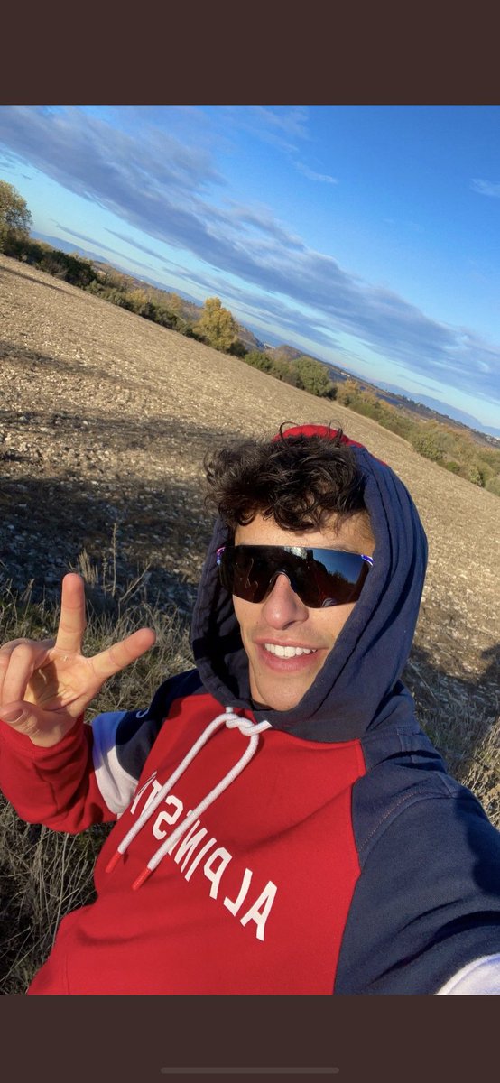 germax33's tweet photo. Después de la foto que subió @marcmarquez93 hace cuatro días con gafas negras, hoy se muestra con el ojo destapado, esperemos que sea una buena señal #AnimoMarc
#MotoGP https://t.co/TsXrbeOlcO