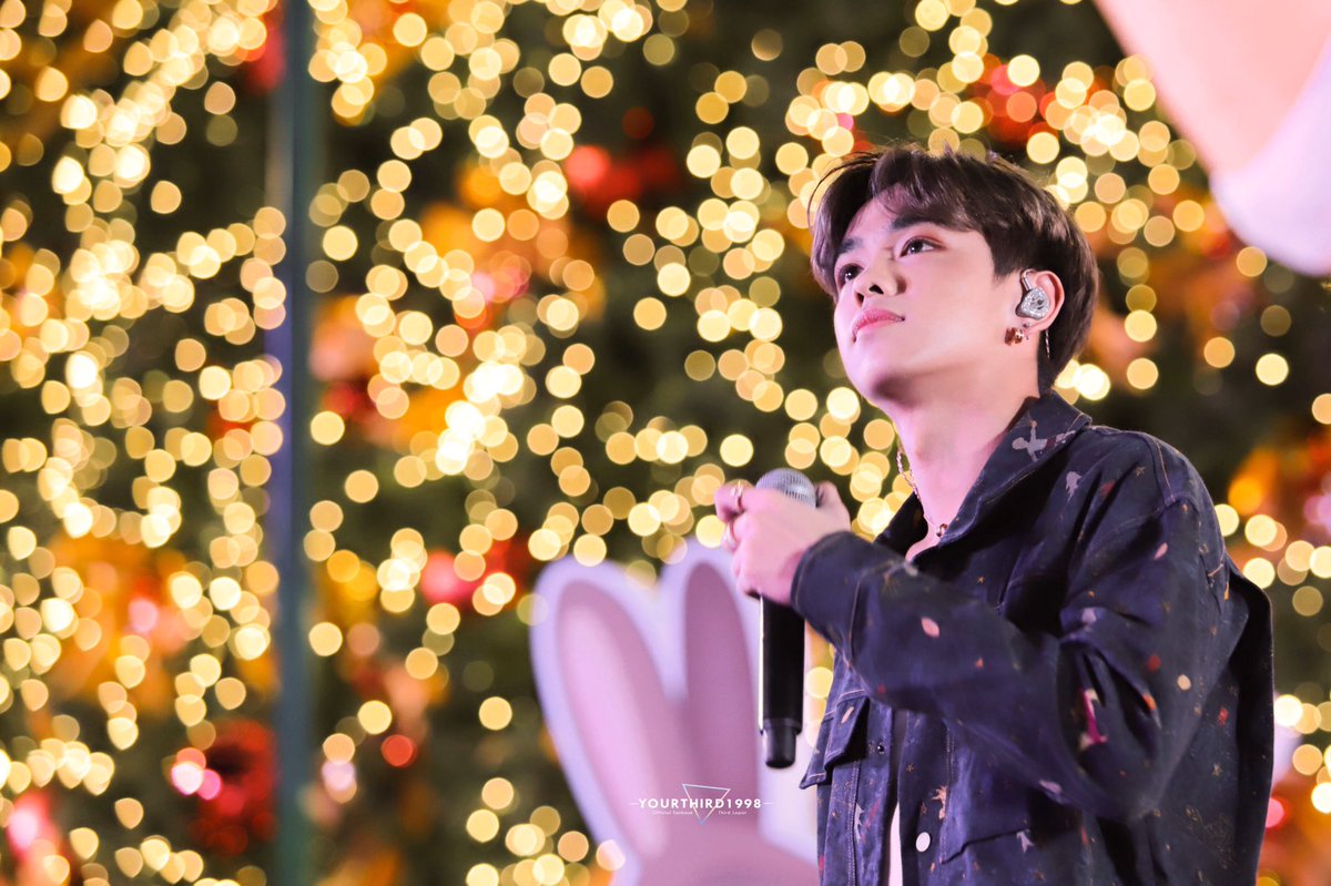 christmas is coming 🎄✨☃️💗