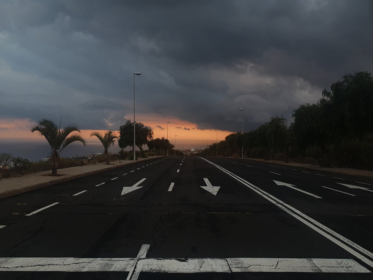 airanmh's tweet photo. Atardeceres en tenerife🇮🇨🌴🥰 https://t.co/793un9Hu71